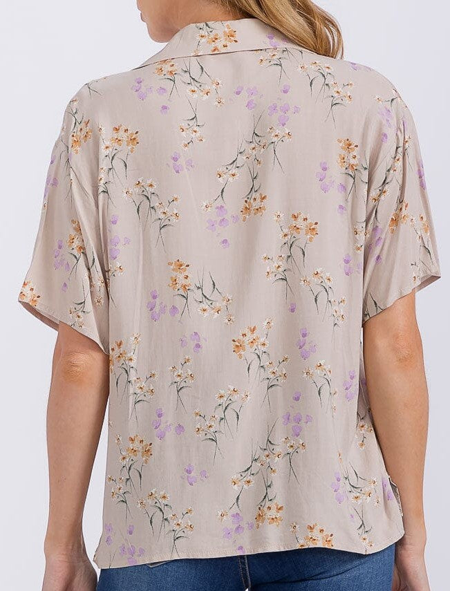 WOMEN'S SHORT SLEEVE FRONT POCKET BUTTON UP FLORAL BLOUSE