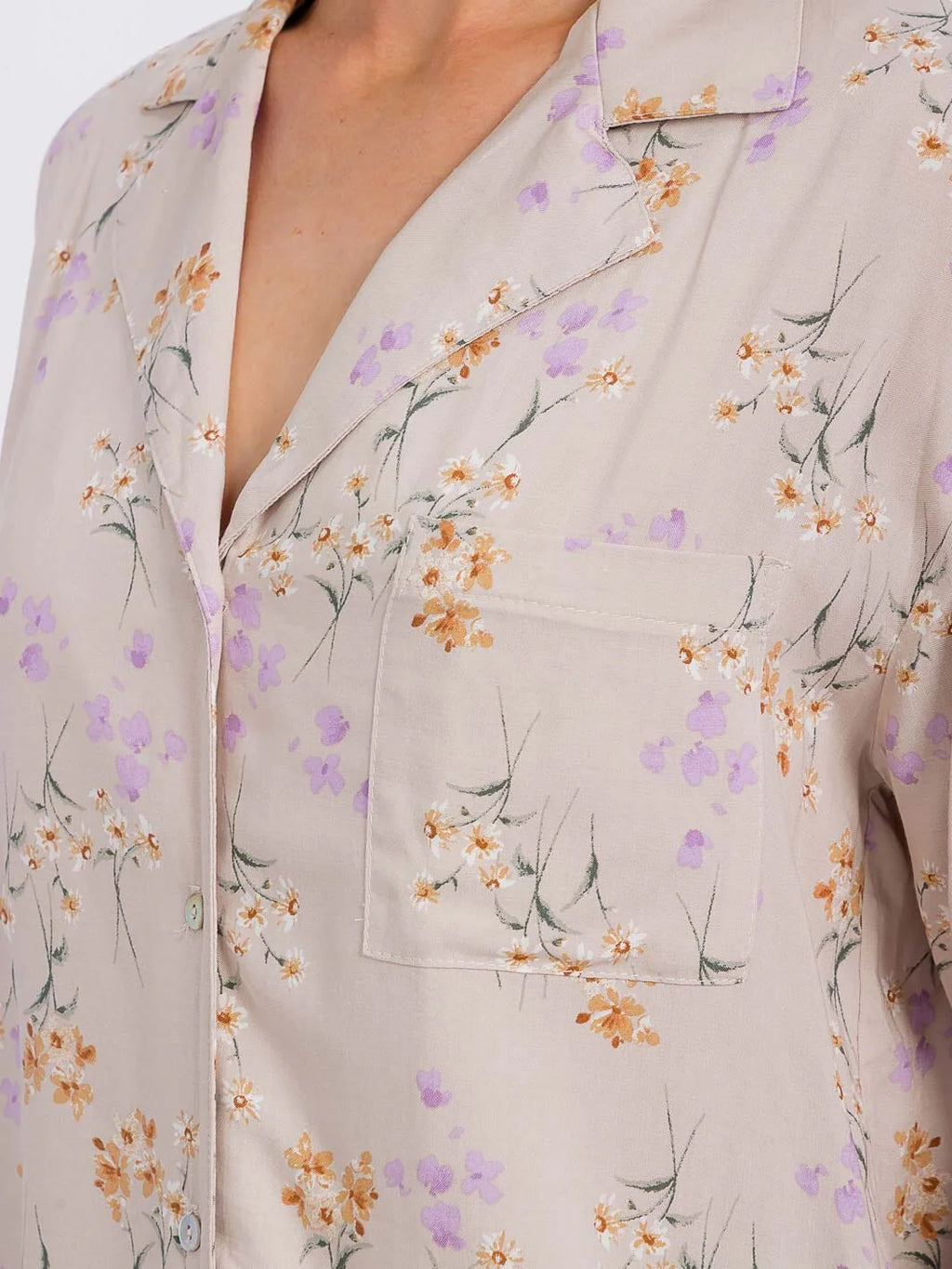 WOMEN'S SHORT SLEEVE FRONT POCKET BUTTON UP FLORAL BLOUSE